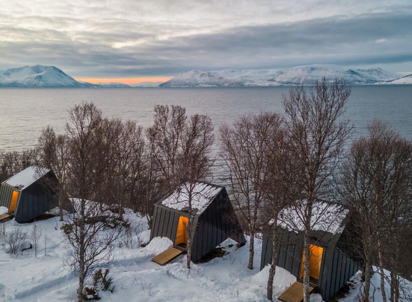 Maisons hybrides en bord de mer dans le nord de la Norvège