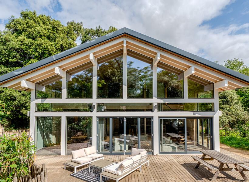 Maison moderne en bois massif en France