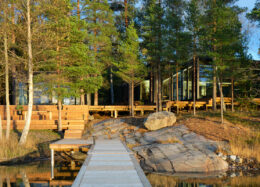 Maison individuelle en bois massif, Villa Aurinkotervehdys