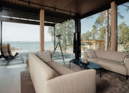 Villa en bois massif moderne en Finlande