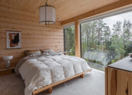 Maison moderne en bois massif en Finlande