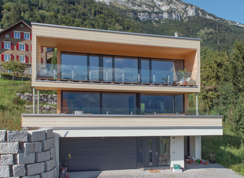 Maison en bois massif en Suisse