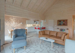 Maison moderne en bois massif en Suisse