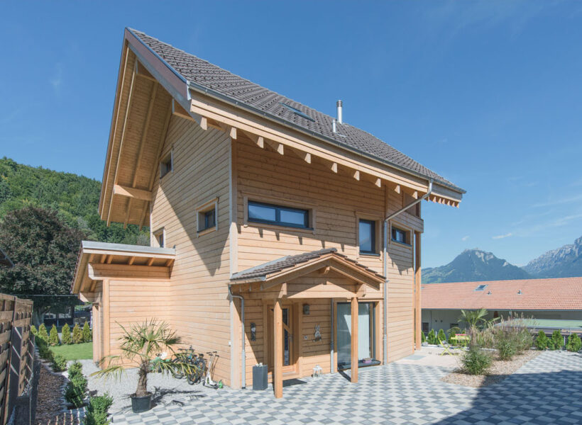 Maison en bois massif en Suisse