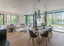 Maison moderne en bois massif en Finlande