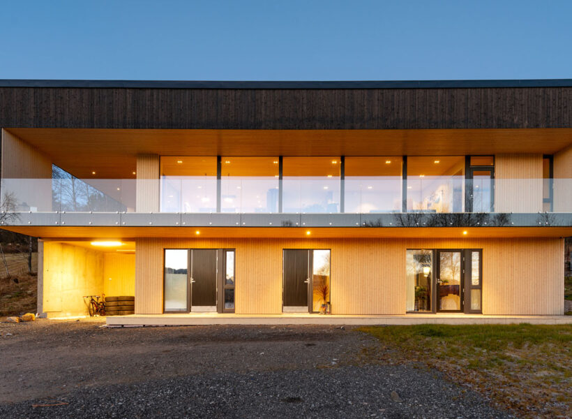 Maison moderne en bois en Norvège